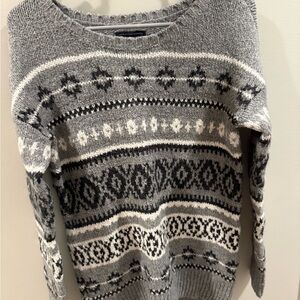American Eagle Outfitters Gray and Black Patterned Sweater